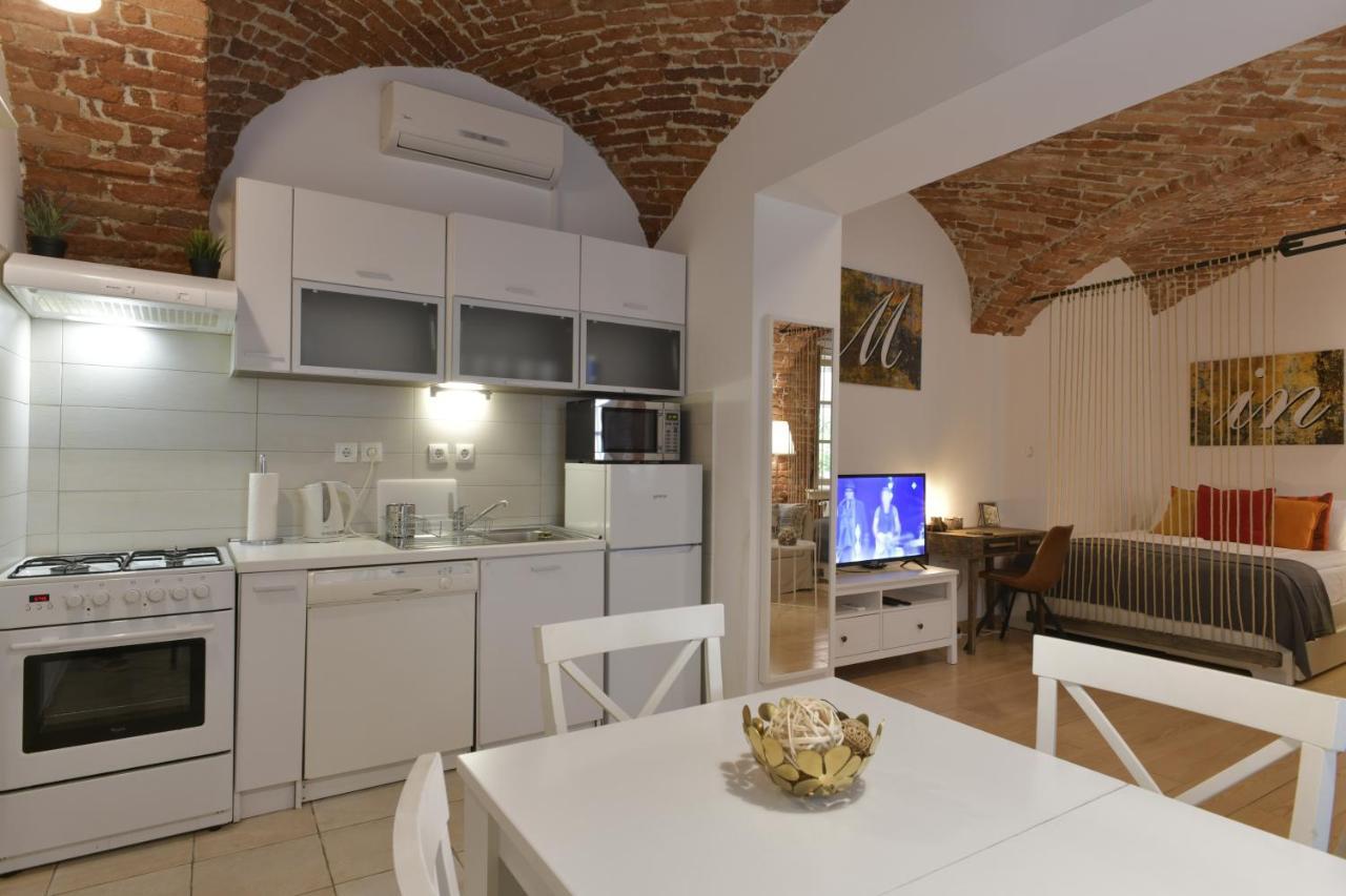 Apartment Azalea Загреб Екстериор снимка