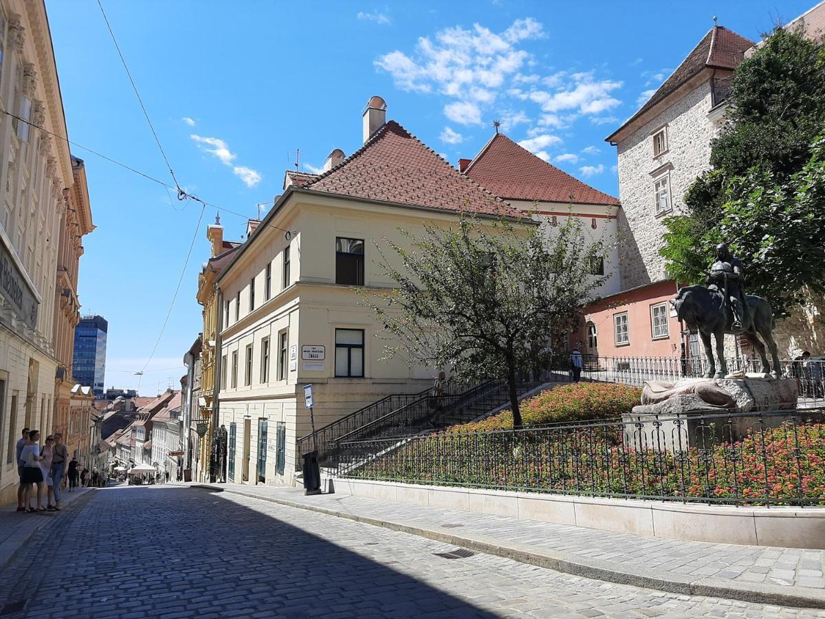 Apartment Azalea Загреб Екстериор снимка
