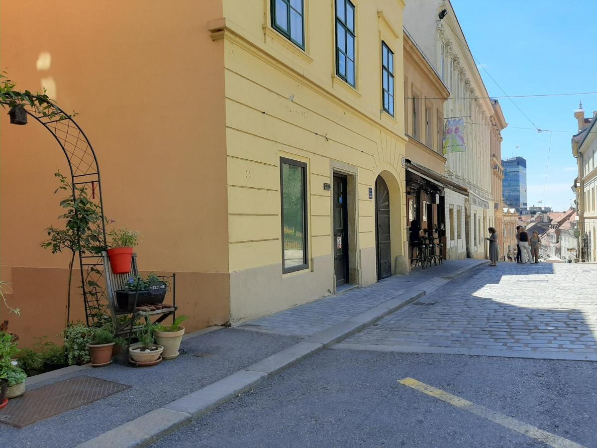 Apartment Azalea Загреб Екстериор снимка